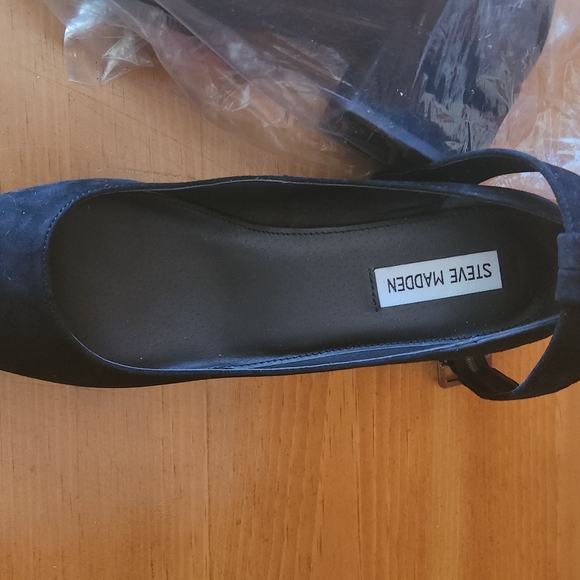 Steve Madden black suede shoe - Picture 3 of 3
